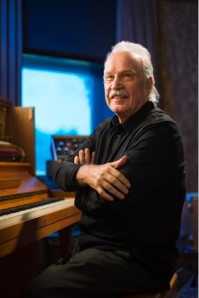 Fpt Industrial Geht Auf Die Ces 2020 Mit Giorgio Moroder, Der Öffentlichkeit Einen Einblick In Sein Studio Gewährt, Um Zu Zeigen, Wie Das Soundlogo Zustandekommt